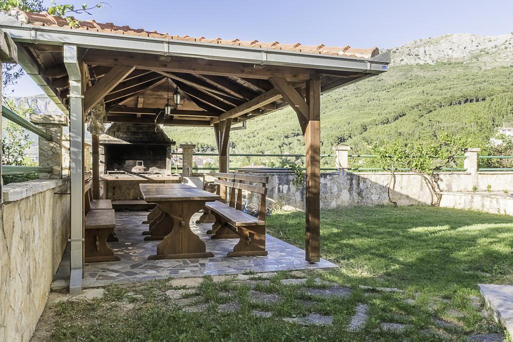 Holiday Home Luka Podstrana Exterior foto